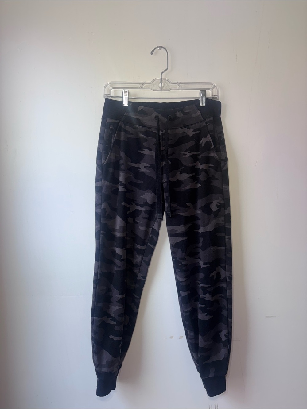 Athleta Triumph Printed Jogger Sweatpants Women's XS Camo Black Gray